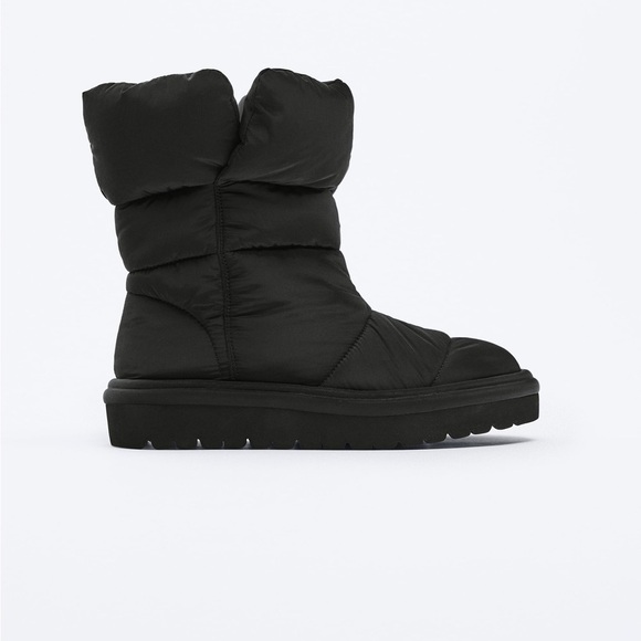 NWT. Zara Black Low Heel Nylon Quilted Ankle Boots. Size 6,5. . - Picture 1 of 6